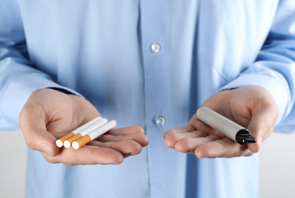 Vaping vs Smoking: A Comprehensive Guide to Making an Informed&nbsp;Choice